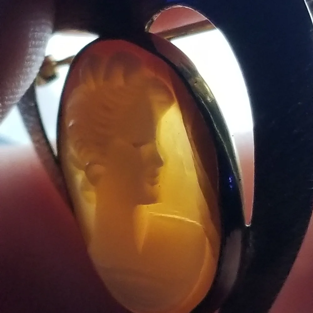 Vintage cameo brooch heart Bal-Ron 1/20 12k G.F. gold filled shell balron